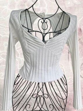White Ribbed V-Neck Long Sleeve Knit Top - Women